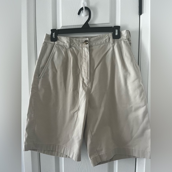 L.L. Bean Women’s Original Fit Khaki Shorts Size 8 - Picture 8 of 9